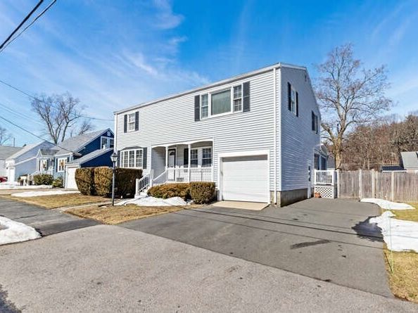 43 W Sigourney St, Lynn MA 01905