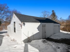 27 Dresser St, Webster MA 01570