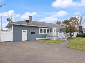 134 Oak St, Brockton MA 02301