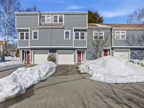 3 Stillwell Dr 10B, Salem MA 01970