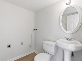 3 Stillwell Dr 10B, Salem MA 01970