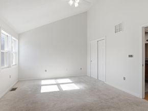 3 Stillwell Dr 10B, Salem MA 01970