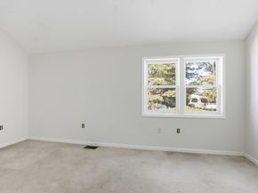 3 Stillwell Dr 10B, Salem MA 01970