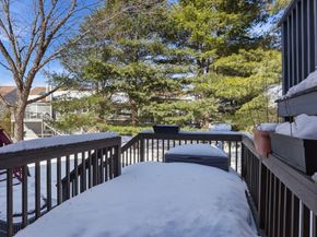 3 Stillwell Dr 10B, Salem MA 01970