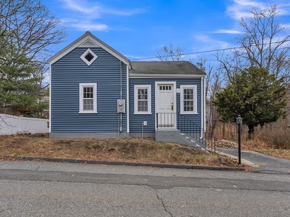 26 Buttrick Ave, Fitchburg MA 01420