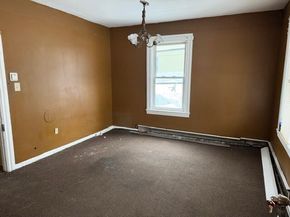 47 Barclay St, Worcester MA 01604