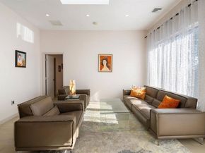 82 Sharpe Rd, Newton MA 02459