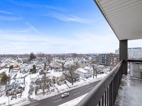 90 Quincy Shore Dr 721, Quincy MA 02171