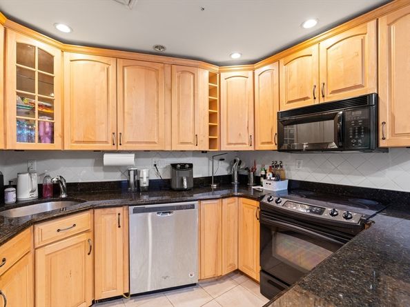 90 Quincy Shore Dr 721, Quincy MA 02171