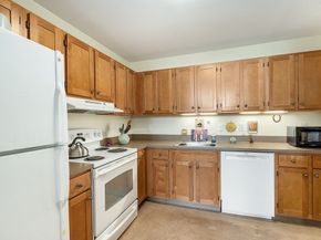 24 Cobblestone Ln 603, Gloucester MA 01930