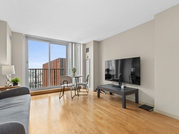 8 Museum Way 2301, Cambridge MA 02141