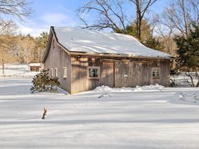 2 Spingler Dr, Hamilton MA 01982