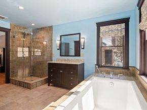 2 Spingler Dr, Hamilton MA 01982