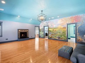 2 Spingler Dr, Hamilton MA 01982