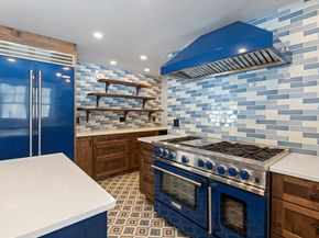 2 Spingler Dr, Hamilton MA 01982