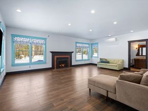 2 Spingler Dr, Hamilton MA 01982