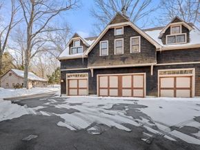 2 Spingler Dr, Hamilton MA 01982