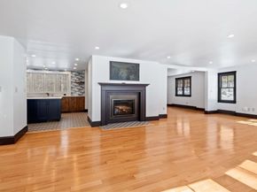 2 Spingler Dr, Hamilton MA 01982