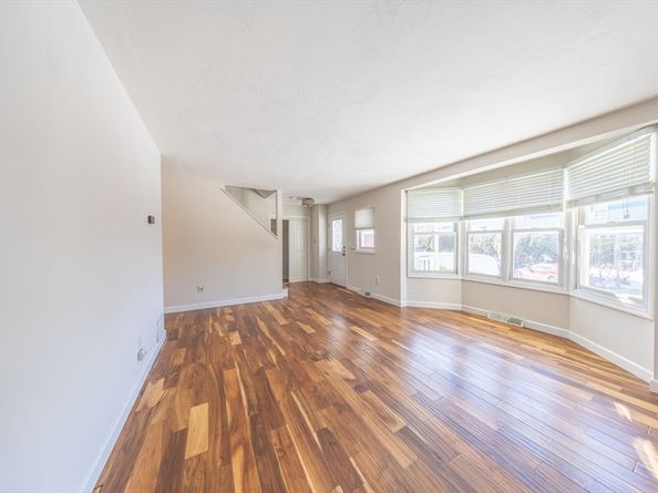 4 Rowe Ct 4, Boston MA 02131