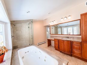 6 Laurelwood Dr, Oxford MA 01537