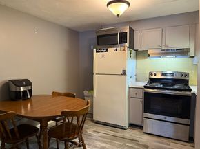 176 Maple Ave 32, Rutland MA 01543