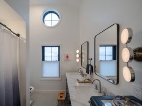 6 Nut Island Ave, Quincy MA 02169