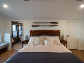 6 Nut Island Ave, Quincy MA 02169