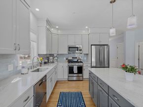 6 Chickadee Way 23, Upton MA 01568