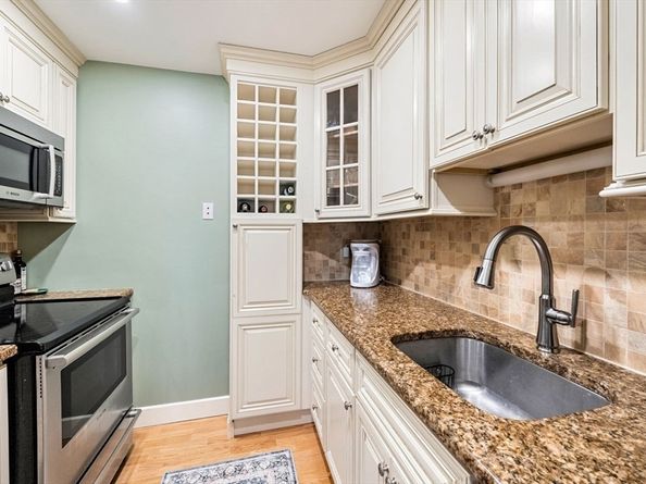 100 Fulton Street 3C, Boston MA 02109