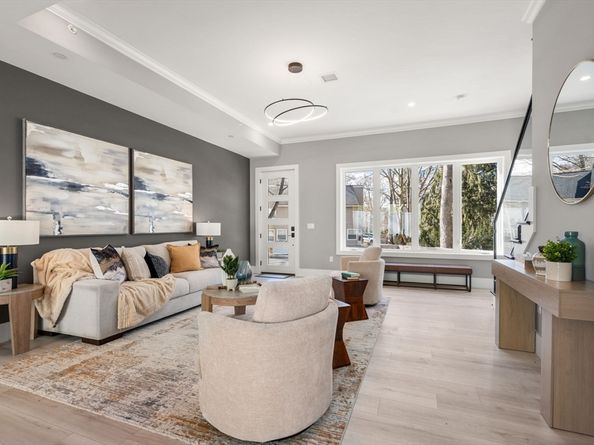 24 Wilson Cir 24, Newton MA 02461