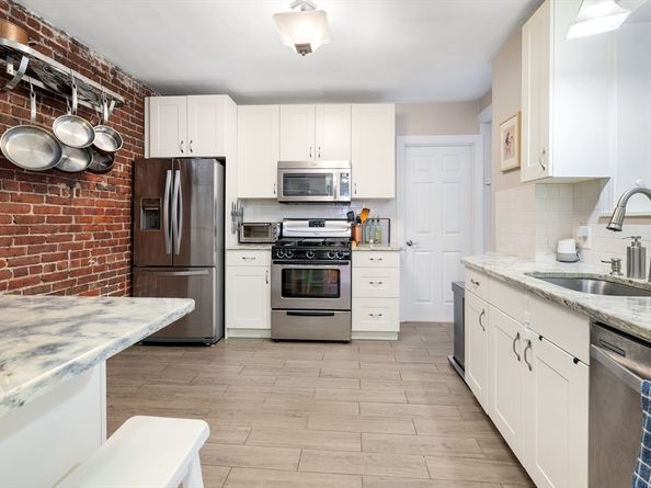 37 Grove St 2, Boston MA 02114
