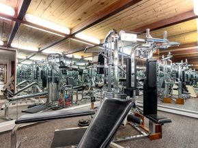 133 Oak Hill St, Newton MA 02459