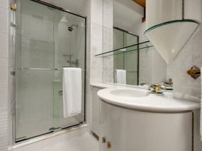 133 Oak Hill St, Newton MA 02459