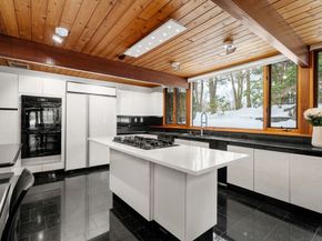 133 Oak Hill St, Newton MA 02459