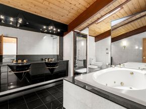 133 Oak Hill St, Newton MA 02459