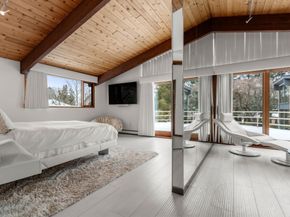 133 Oak Hill St, Newton MA 02459