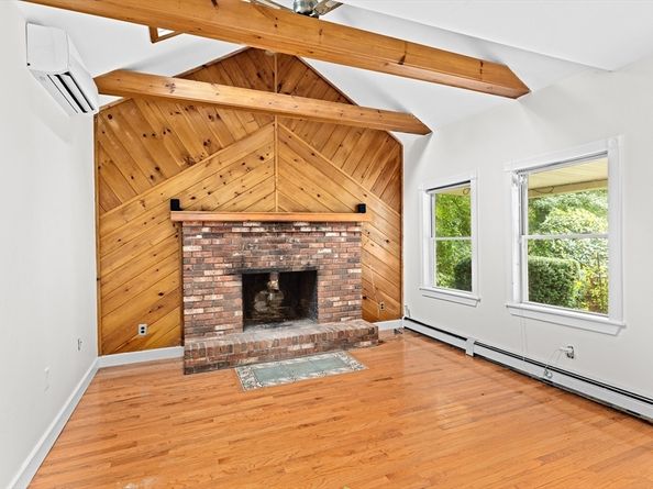72 Precinct Street, Lakeville MA 02347