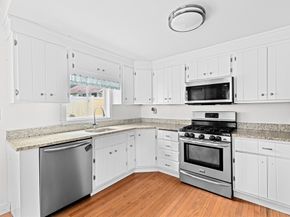 72 Precinct Street, Lakeville MA 02347
