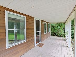 72 Precinct Street, Lakeville MA 02347