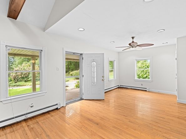 72 Precinct Street, Lakeville MA 02347