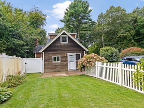 72 Precinct Street, Lakeville MA 02347