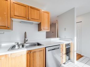 100 Anderer Ln 2, Boston MA 02132