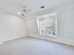 100 Anderer Ln 2, Boston MA 02132