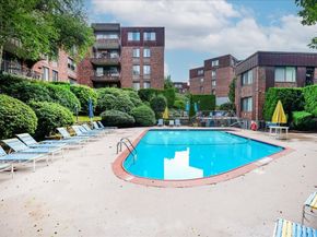 1004 Paradise Rd 1L, Swampscott MA 01907