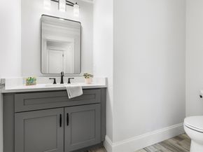 23 County Rd, Burlington MA 01803