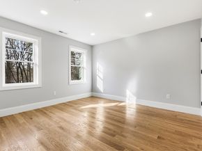 23 County Rd, Burlington MA 01803