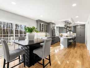 23 County Rd, Burlington MA 01803