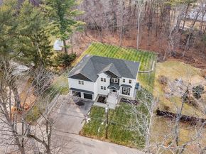 23 County Rd, Burlington MA 01803