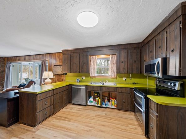 298 Lisle Street, Braintree MA 02184