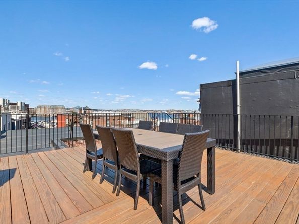 8 Battery Street 8, Boston MA 02109